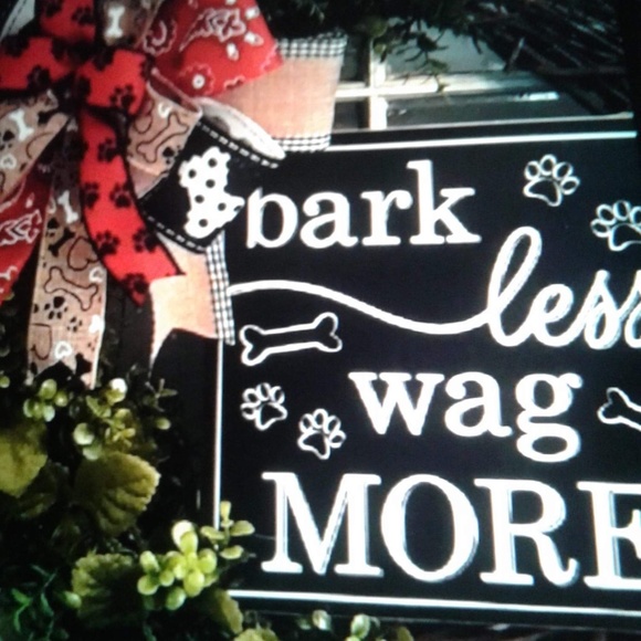 Pet Wreath DOG LOVERS WREATH NEW ITEM FINAL SALE - Picture 3 of 4